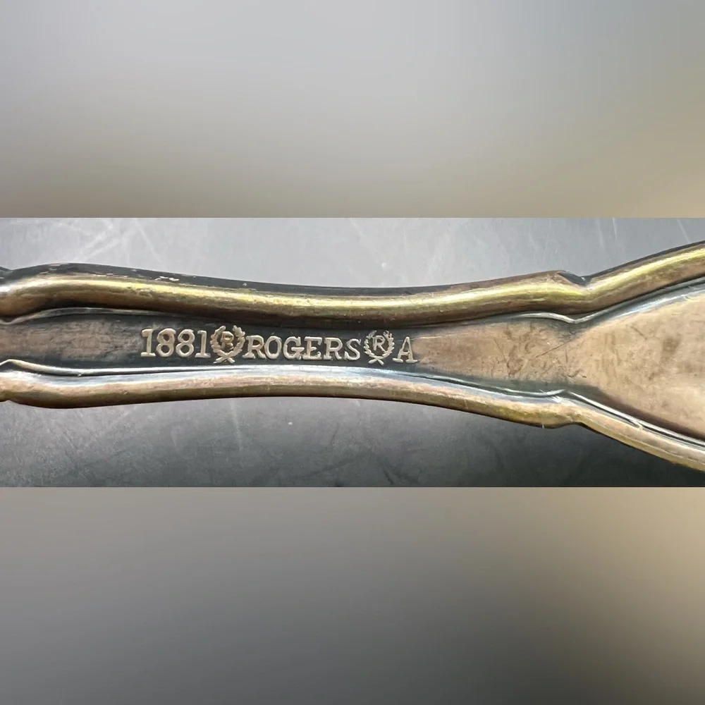 WM Rogers & Son‎ - Vintage Decorative Spoon, Set of 4